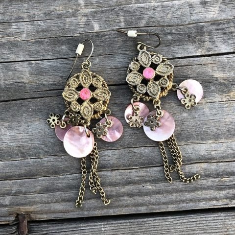 Avon Earrings Gold/Pink