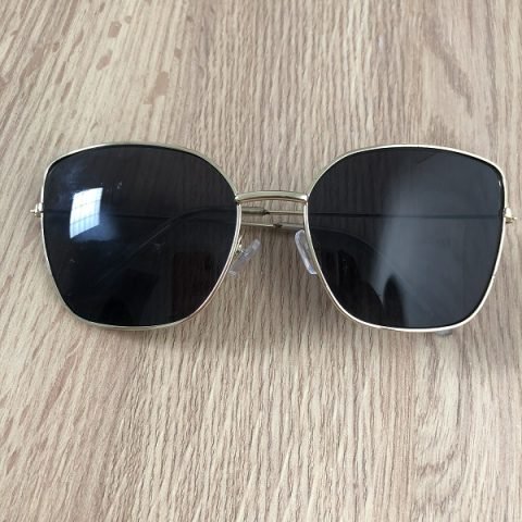 Forever 21 Black and Gold Cat Eye Sunglasses